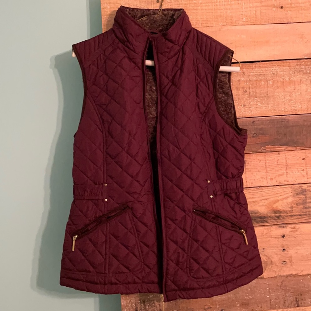 NWOT furry maroon vest. Size M.